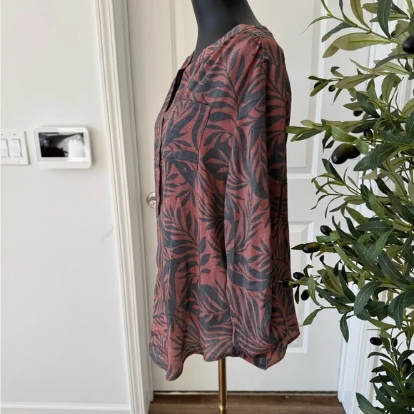 Zac & Rachel Multicolor Leaf Print Button-Down Shirt - Picture 3 of 8